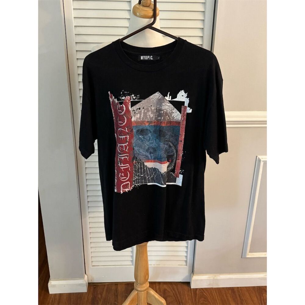 Myopic Vintage Defiance Men's Graphic T-Shirt Black Size L